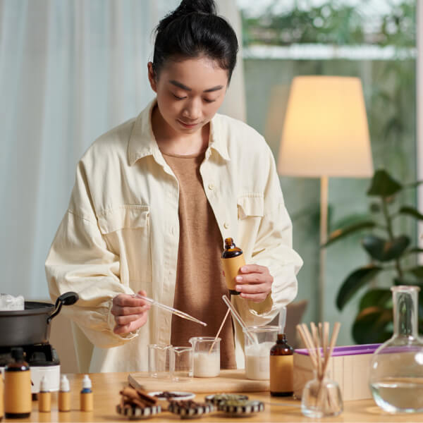 peracik-parfum Cerita Karya Heritage Perfume