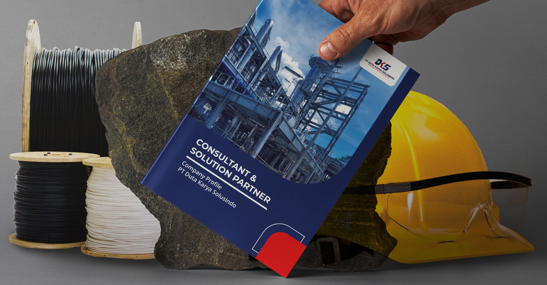 mockups-1 Mockup Company Profile PT Duta Karya Solusindo 1